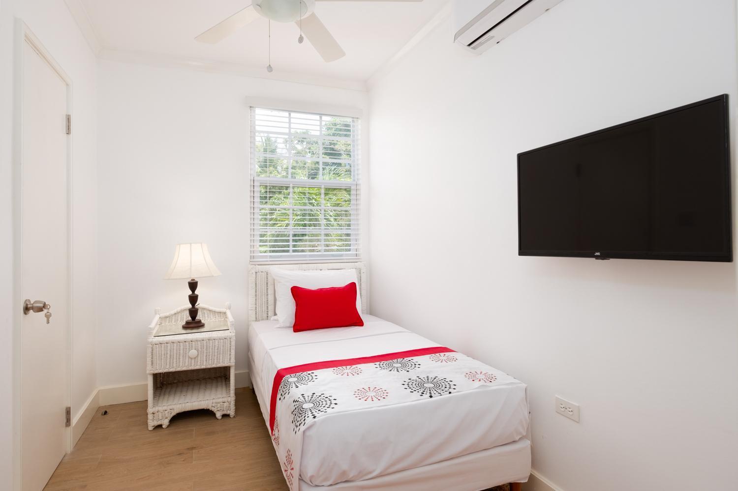 Jamaica Time Driftwood At Sea Palms 3Br 3Ba Condo In Ocho Rios With Pool And Beach Front With Views Only 10 Mins From Ochi Intl Airport Direct Flight From Miami St Mary Bagian luar foto